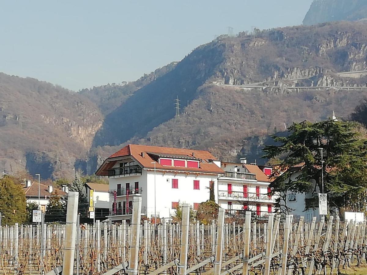 Pension Flora Albergo Ora / Auer Bagian luar foto